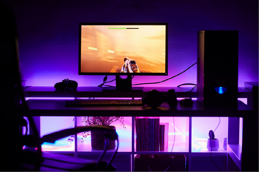 Verschiedene PC-Typen nebeneinander: Gaming-PC, Office-PC und Workstation